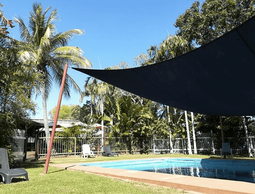 Lazy Lizard Tavern and Caravan Park  | The Best Dog friendly road trips NT - Dog friendly holiday ideas Northern Territory
