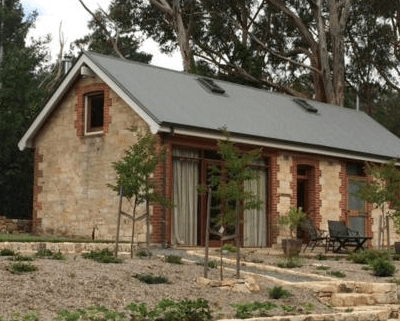 Duxton Coach House – Stirling (Adelaide Hills) - Pet friendly accommodation SA