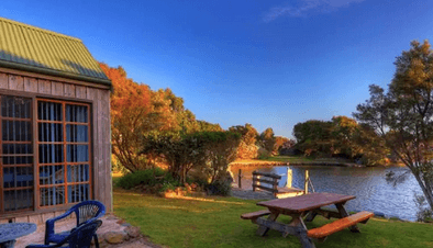 Stanley Lakeside Spa Cabins – NW Coast - luxury pet friendly accommodation Tasmania