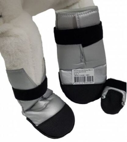 Protect your dog’s paws and your floors with Beau Pets Nylon Dog Boots. Comfortable, secure fit with Velcro strap. Ideal for injury recovery or everyday protection.
