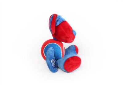 Meet Agent GiGwi – the plush dog toy with a tennis-ball belly and soft limbs. Perfect for indoor play, cuddles & fetch fun. Non-abrasive felt material, 27 × 22 × 11 cm.